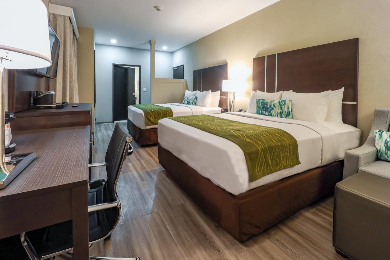 Comfort Inn & Suites Tobago Signal Hill Bagian luar foto
