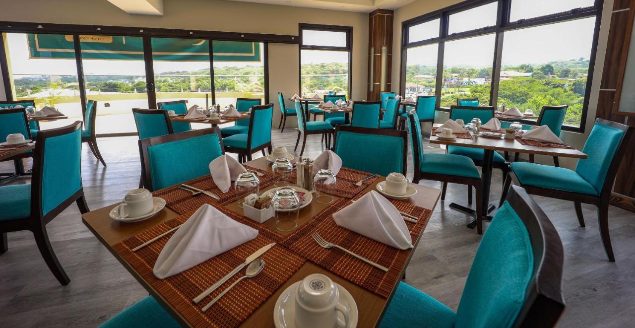 Comfort Inn & Suites Tobago Signal Hill Bagian luar foto