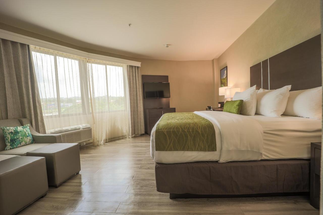 Comfort Inn & Suites Tobago Signal Hill Bagian luar foto