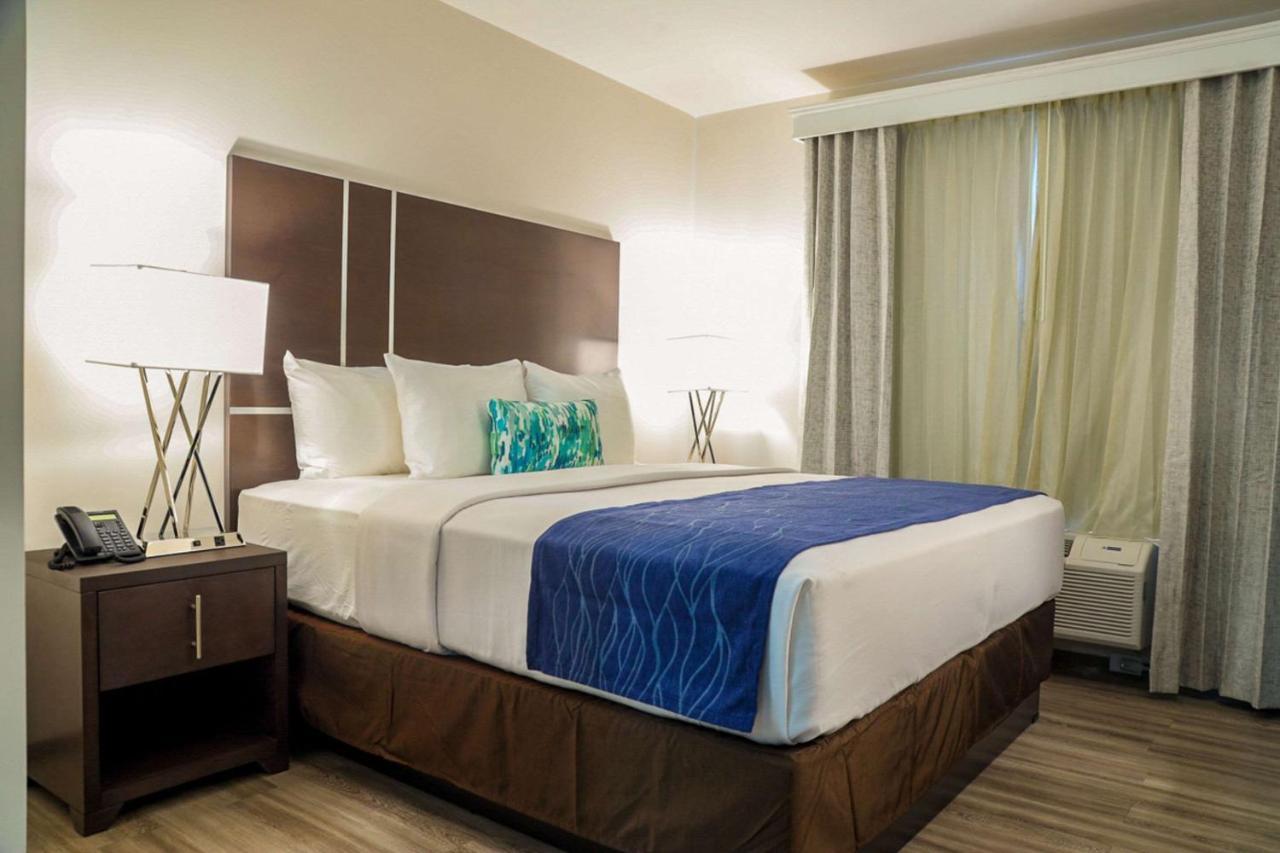 Comfort Inn & Suites Tobago Signal Hill Bagian luar foto
