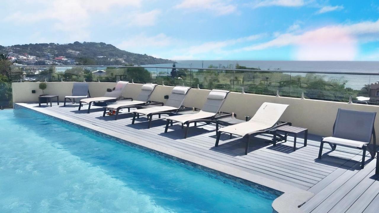 Comfort Inn & Suites Tobago Signal Hill Bagian luar foto