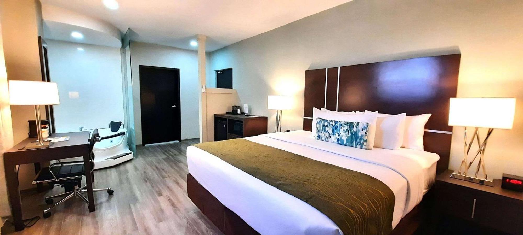 Comfort Inn & Suites Tobago Signal Hill Bagian luar foto